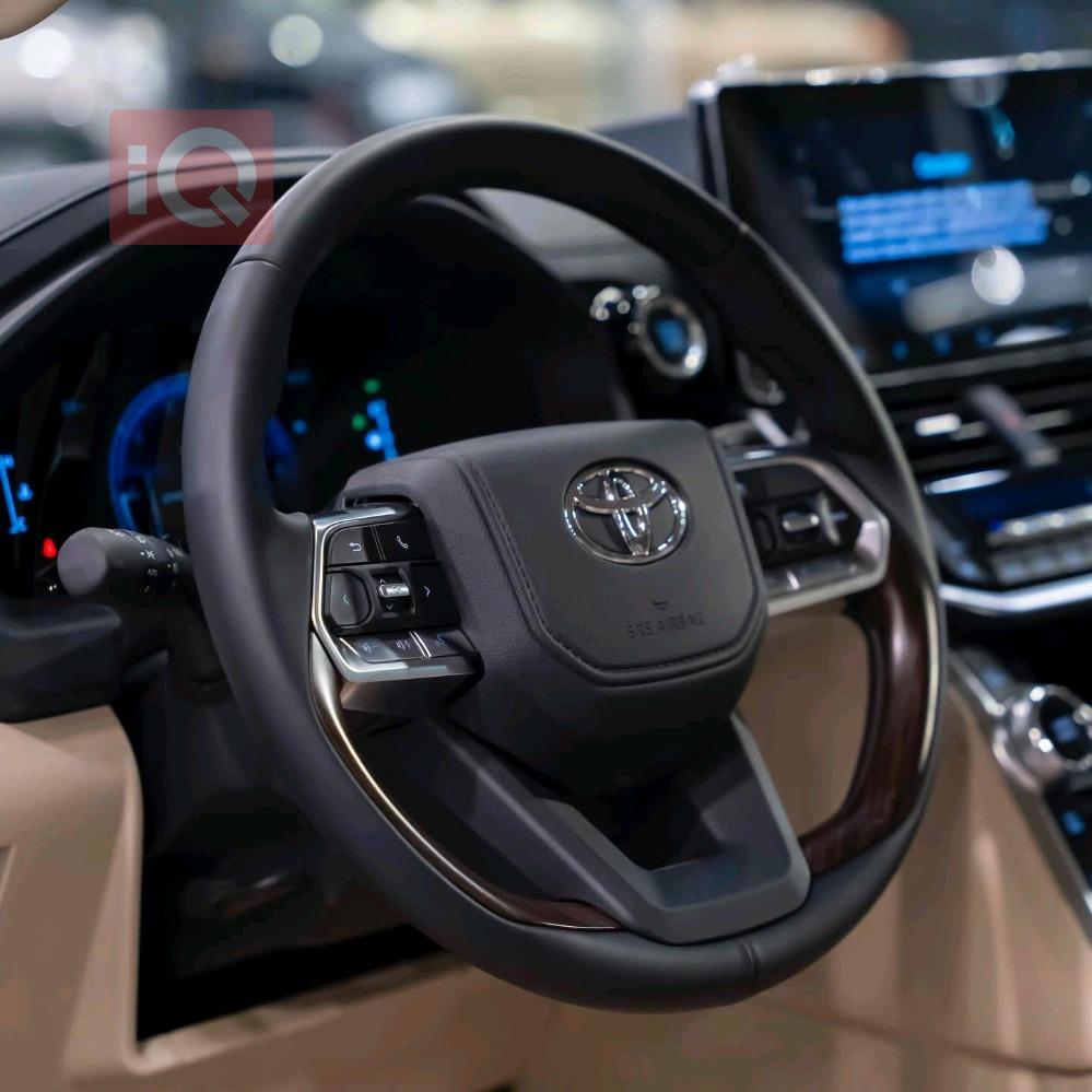 تۆیۆتا لاند کروزەر